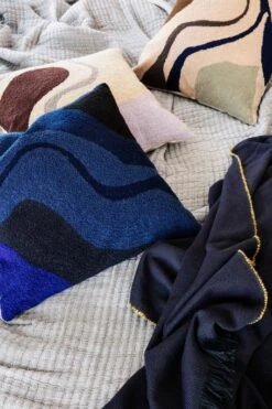 Ferm LIVING Vista Kissen, Dunkelblau -Heimtextilien 316 18114 1