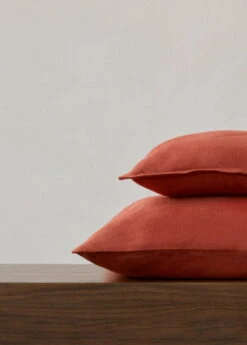 Menu Mimoides Kissen, 60 × 60 cm, Sienarot -Heimtextilien 60x60 MENU Mimoides Pillow 6