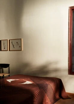 &Tradition The Eye AP9 Tagesdecke, 240 X 260 Cm, Brown Earth 13 &Tradition The Eye AP9 Tagesdecke, 240 X 260 Cm, Brown Earth -Heimtextilien ATD Retail 2021 The Eye AP9 Drawn HM3