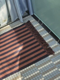 Hay Stripes And Stripes Teppich, 65 X 300 Cm, Navy Cacao -Heimtextilien Aquarelle vertical ice blue Stripes and Stripes navy cacao