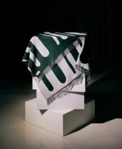 Brush Decke, Grün - Porzellanweiß -Heimtextilien Brush Nicholai Green Podium 1 role