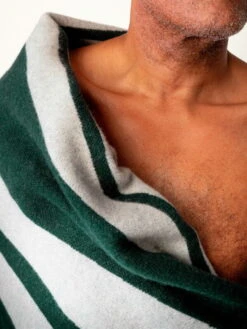 Brush Decke, Grün - Porzellanweiß -Heimtextilien Brush Nicholai Green Skin role