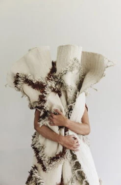 Teppich Tie 170 X 240 Cm, Braun -Heimtextilien FINARTE Tie by Saana ja Olli mood3