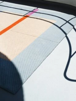 Akaatti Teppich, Beige - Hellblau -Heimtextilien Finarte Galleria JuslinMaunula Akaatti Mood 1