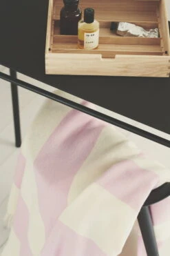 The Sweater Überwurf, Rosa -Heimtextilien Heg Mller 200625 Silkeborg Uldspinderi10697 copy