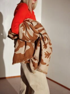 Iittala OTC Cheetah Decke, Braun -Heimtextilien Iittala 2022 Oiva Toikka Cheetah blanket 01