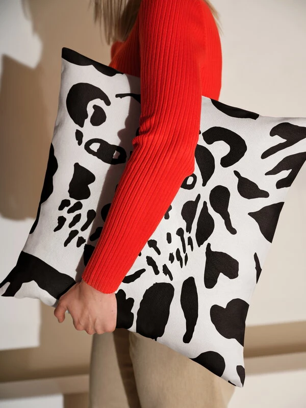 Iittala OTC Cheetah Kissenbezug, 47 X 47 Cm, Schwarz - Weiß 5 Iittala OTC Cheetah Kissenbezug, 47 X 47 Cm, Schwarz - Weiß – Bild 3