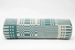 Tilkku Kissenrolle, Grün 7 Tilkku Kissenrolle, Grün -Heimtextilien Johanna Gullichsen Tube cushion Tilkku green 2