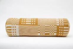 Tilkku Kissenrolle, Ockergelb -Heimtextilien Johanna Gullichsen Tube cushion Tilkku ochre 2