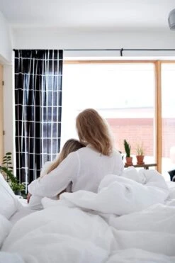 Syli Daunenbettdecke, 150 X 210 Cm, Warm -Heimtextilien Joutsen Syli people 2 medres jpg 3