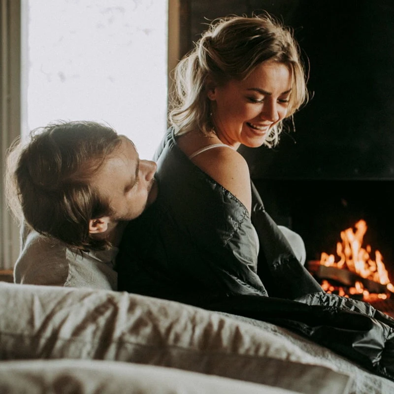 Kulkuri Daunendecke, 130 X 190 cm, Olivgrün 4 Kulkuri Daunendecke, 130 X 190 cm, Olivgrün – Bild 2