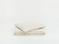 Henna Bettdecke, 220 X 220 Cm, 1100 G 9 Henna Bettdecke, 220 X 220 Cm, 1100 G -Heimtextilien MATRI Henna pillow and quilt summer 03 1