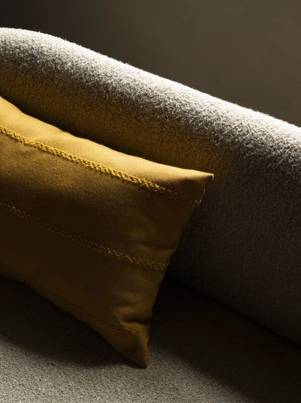 Menu Losaria Kissen, 60 × 40 cm, Ocker 5 Menu Losaria Kissen, 60 × 40 cm, Ocker – Bild 3