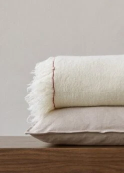 Menu Battus Decke, Elfenbein 13 Menu Battus Decke, Elfenbein -Heimtextilien MENU Mimoides Pillow Battus Throw 3