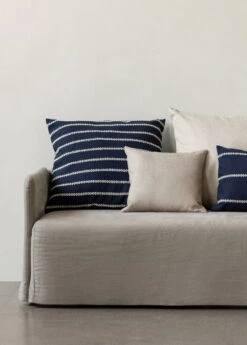 Menu Losaria Kissen, 60 × 60 cm, Indigo 9 Menu Losaria Kissen, 60 × 60 cm, Indigo -Heimtextilien MENU Offset Sofa Loose Cover Mimoides Pillow Losaria Pillow 1