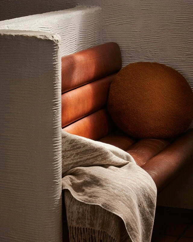 Marimekko Nasti Kissen, Dunkelbraun - Braun 4 Marimekko Nasti Kissen, Dunkelbraun - Braun – Bild 2