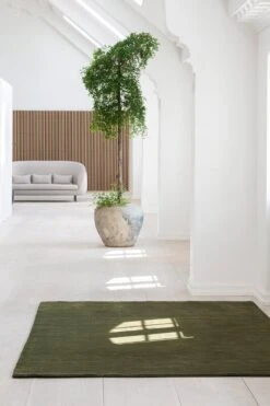 Earth Teppich, Moosgrün -Heimtextilien Massimocopenhagen earth Moss green environment lowres role