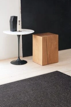 Piccolo 1 Teppich, Natur – Schwarz -Heimtextilien Piccolo 1 17115002 col natural black cotton paper yarn carpet 2 woodnotes