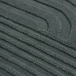 Muuto Relevo Teppich, Dunkelgrün 10 Muuto Relevo Teppich, Dunkelgrün -Heimtextilien Relevo rug dark green detail Muuto 5000x5000 hi res