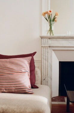 Hay Ribbon Kissen, Rot 9 Hay Ribbon Kissen, Rot -Heimtextilien Ribbon Cushion red terracotta