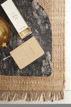 Fringe Hemp Teppich, Natur -Heimtextilien Roots Living Fringe Hemp natural interior4