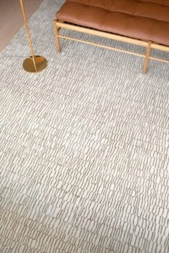 Ketju Teppich, Weiß - Getreidebraun -Heimtextilien Roots Livinginterior3 Ketju white grain