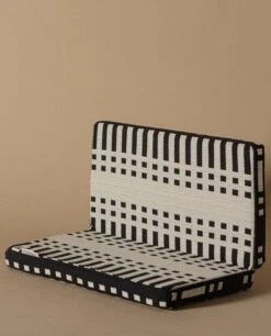 Step Kissen, Nereus, Schwarz 8 Step Kissen, Nereus, Schwarz -Heimtextilien STEP JG hannikoroma catalogue lokalhelsinki2022 3