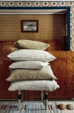 Unien Talo Kissenbezug, 60 X 80 Cm, Beige - Schwarz -Heimtextilien Saana ja Olli Unien talo 2 Suvi Keslinen hires 2