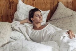 Unien Talo Kissenbezug, 40 X 60 Cm, Beige - Schwarz -Heimtextilien Saana ja Olli Unien talo 5 Suvi Keslinen hires 1