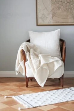 Pallo Teppich, Weiß Mit Punkten -Heimtextilien Tikau TKU PALLO WHITEDOTS 50X90 4