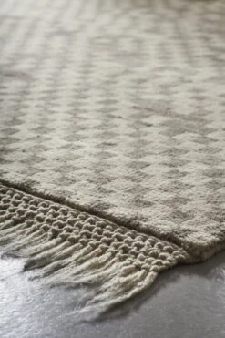 Shogi Wollteppich 200 X 300 Cm, Weiß – Grau -Heimtextilien anno AW20 01 shogi hand knotted rug undyed wool 200x300 hires