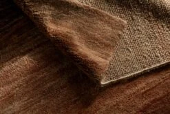 Kuntta Florteppich Aus Jute, 170 X 240 Cm 11 Kuntta Florteppich Aus Jute, 170 X 240 Cm -Heimtextilien anno AW20 kuntta jute pile rug close up hires 1