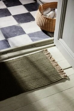 Ferm LIVING Block Matte, 80 × 50 cm, Olivgrün - Natur -Heimtextilien fermLIVING AW21 BlockMatOliveNature image