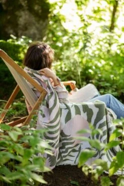 Kuutamo Überwurf, 130 X 180 cm, Olivgrün - Rosa -Heimtextilien lapuankankurit kuutamo blanket olive rose 4 0