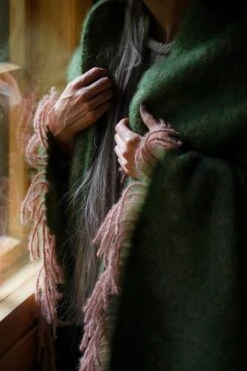 Revontuli Mohair-Decke, Puderbeige - Olivgrün -Heimtextilien lapuankankurit revontuli blanket 6 0