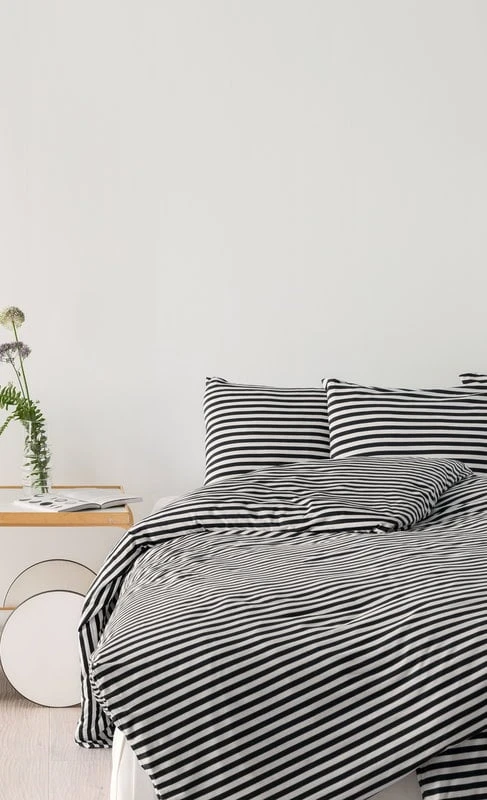 Marimekko Tasaraita Kopfkissenbezug, Schwarz/weiß 6 Marimekko Tasaraita Kopfkissenbezug, Schwarz/weiß – Bild 4